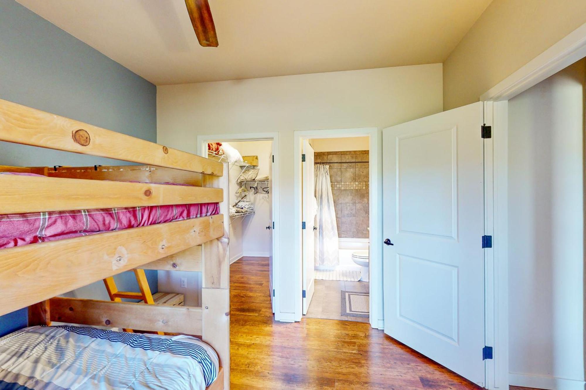 Granby Ranch Apartment Room photo